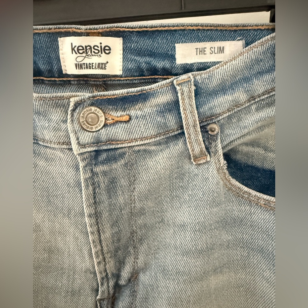 Kensie Light Wash Blue Cropped Jeans - Picture 3 of 5